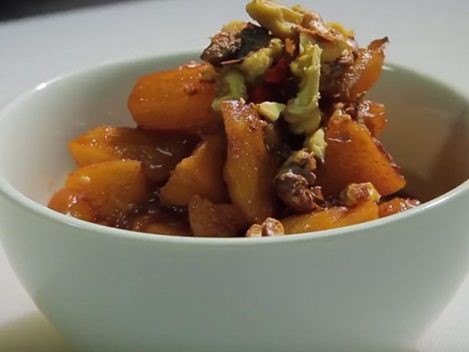 Cinnamon applesauce in a bowl