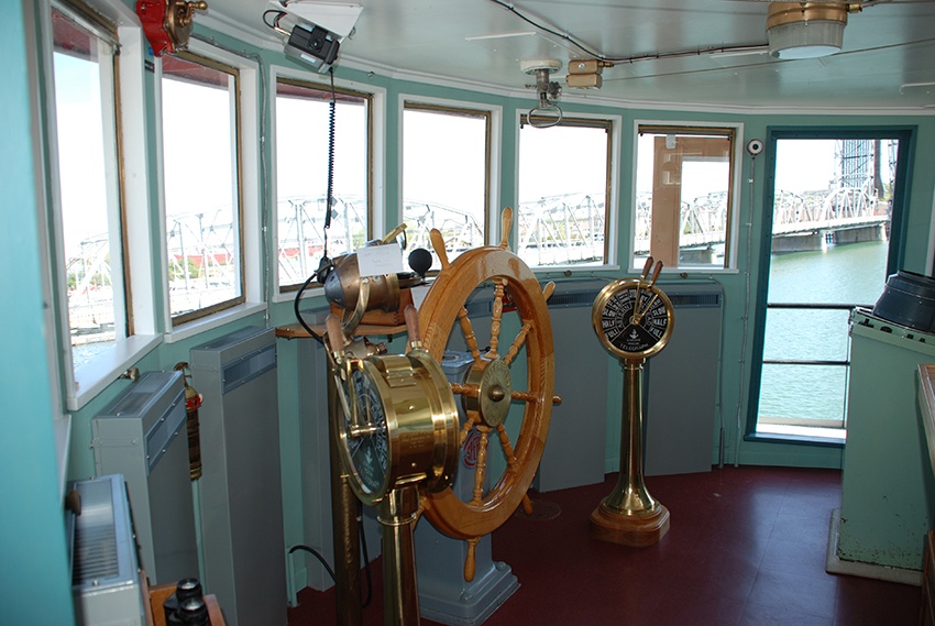 A real ship and ship wheel at the Door County Maritime Museum